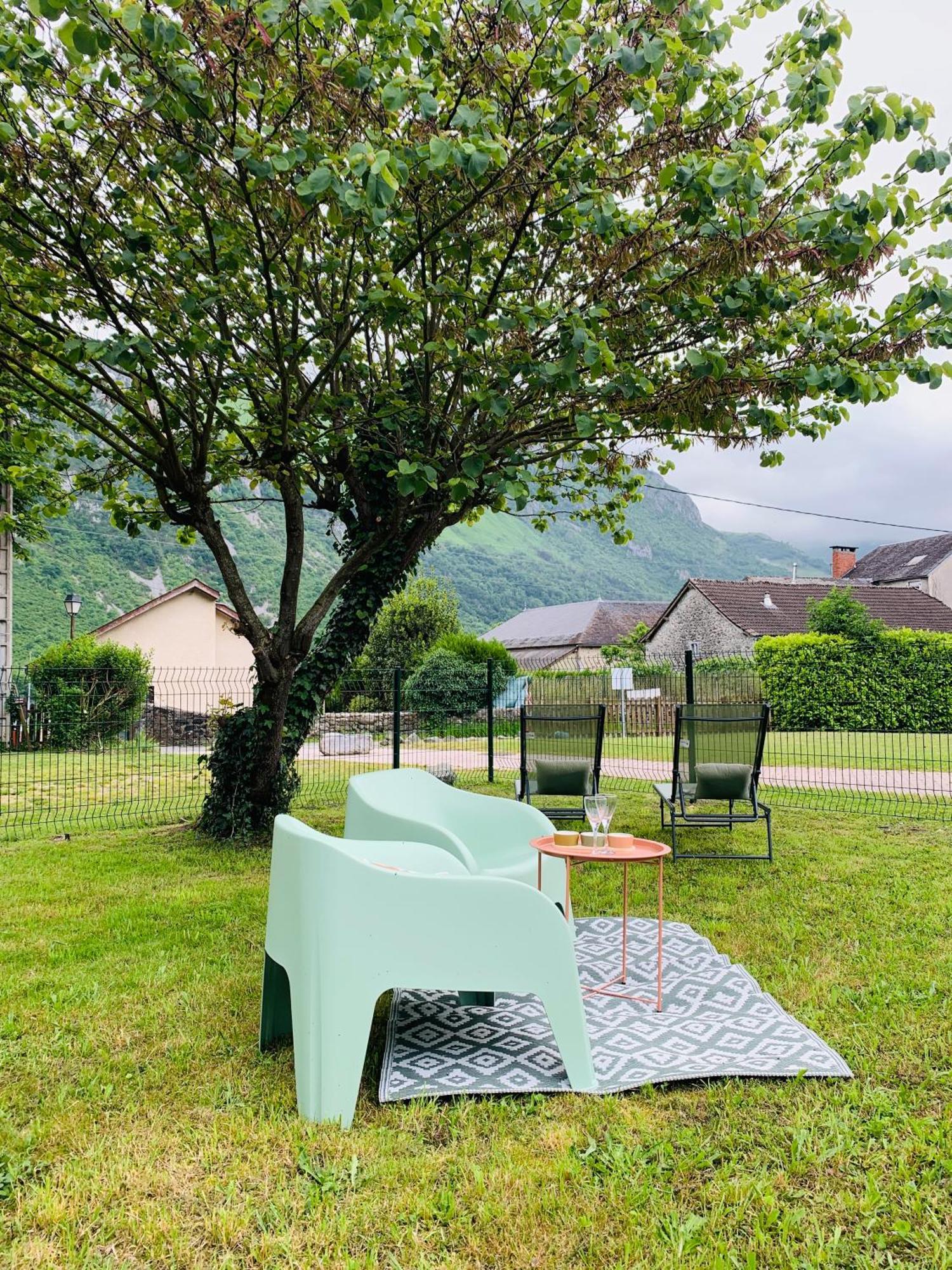 La Suite Unique - Le Jardin Sur Les Pyrenees- Vue Panoramique Montagne -Jardin Cloture Prive De 100M2-Parking-Linge De Lit Et Serviettes Compris- Bielle Exterior foto