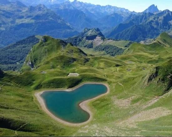 La Suite Unique - Le Jardin Sur Les Pyrenees- Vue Panoramique Montagne -Jardin Cloture Prive De 100M2-Parking-Linge De Lit Et Serviettes Compris- Bielle Exterior foto
